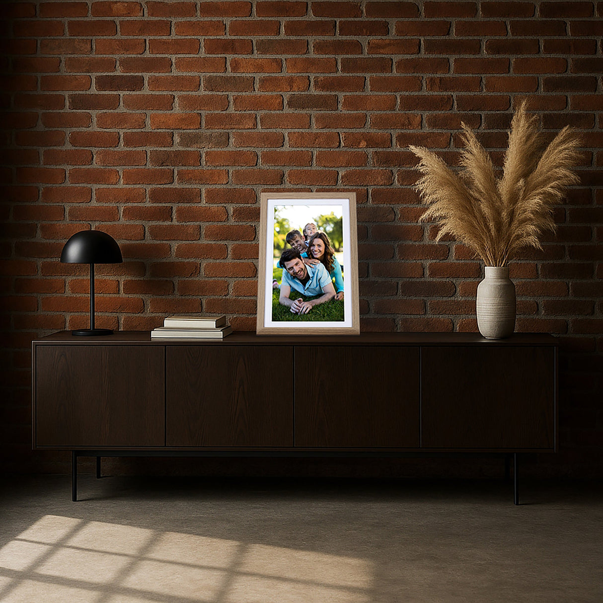 Smarter Bilderrahmen | 15,6" Diagonale | WiFi | Frameo App | Modell 152